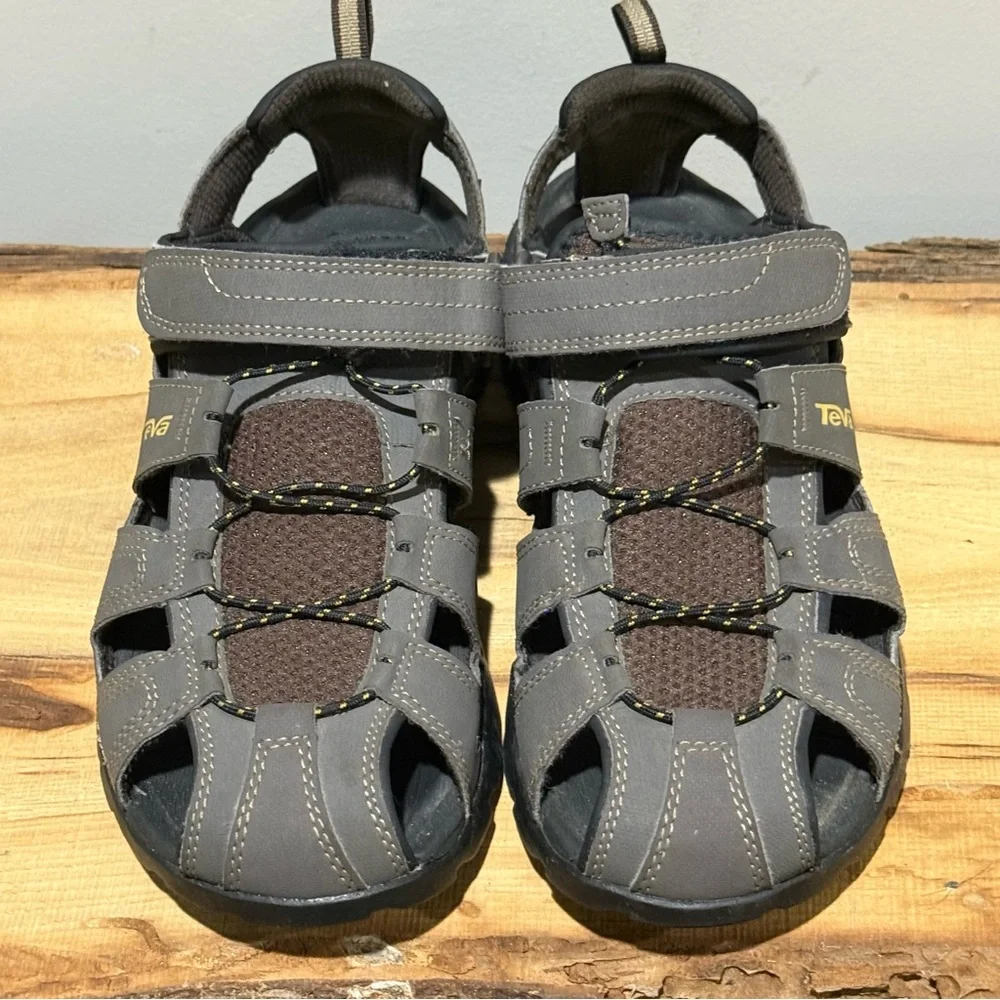 Teva Forebay Hiking Sandals Water Size 9 A35‎